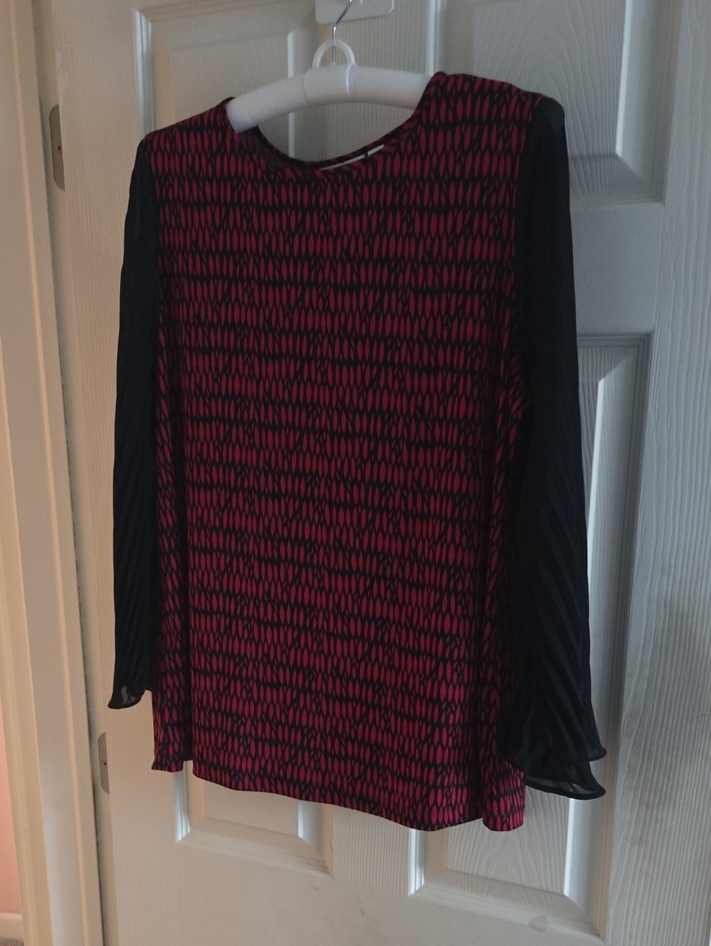 Susan Graver Black and Red Patterned Long-Sleeve Blouse